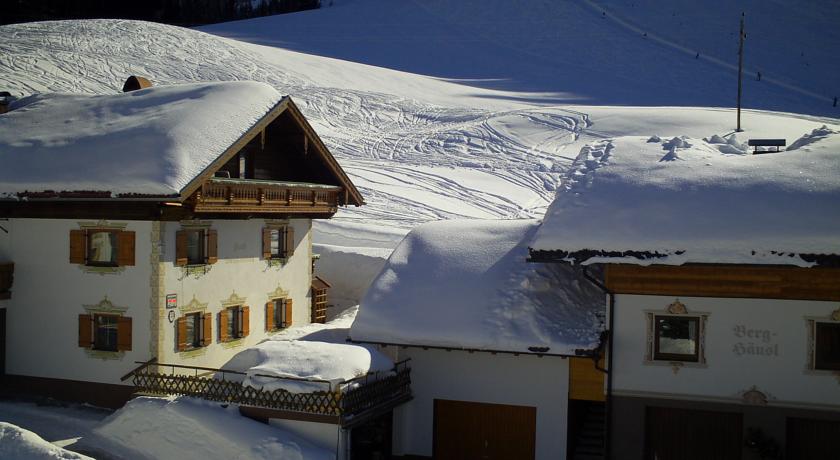Gstehaus Steinkarblick Winter - Berwang Rinnen Tirol Ferienwohnung Zimmer Apartment